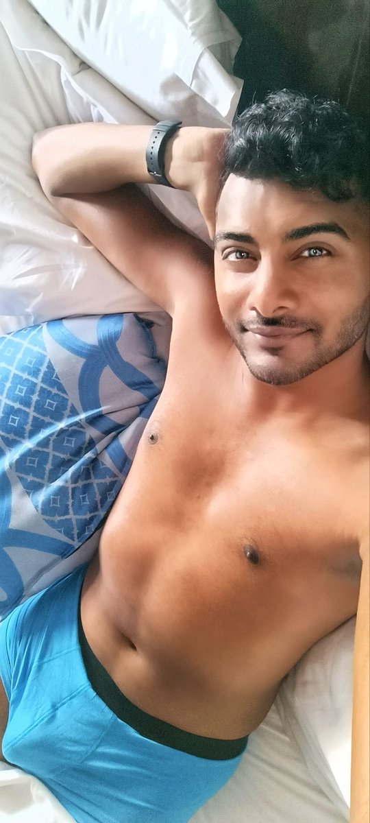 IamAgnar's tweet photo. Good morning from Sri Lanka
#goodmorning #srilankan #asianmen #desiboy #scruffpuppie #scruffpapi #papito #papichulo #LGBTQ #cuteboys #hotmen #underware #sleepware #meninblue #brownmunda #brownskin #🌈 #🦄 https://t.co/wDWTJCMEHC