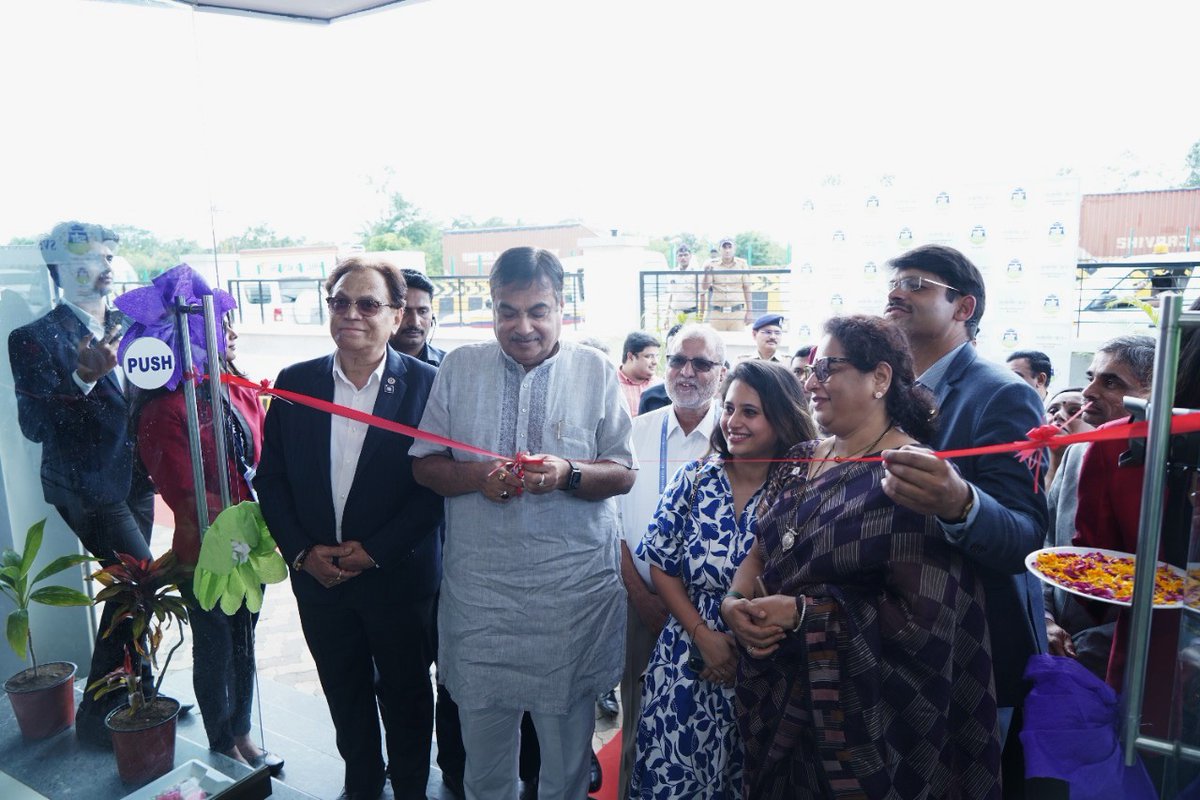 ICEMA_Off's tweet photo. Sh. Nitin Gadkari Ji, Hon’ble Minister for Road Transport &amp; Highways inaugurated the Svenska Skill Development Centre for CE Industry in Nagpur. This is a right step forward towards creating a robust skilling ecosystem in the country &amp; to achieve ICEMA's Vision 2030 for industry. https://t.co/kYSm5yoqxs