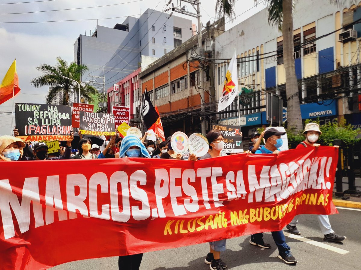 peasant_women's tweet photo. Peasant women and @ruwa_ph join the protest marking #MarcosFirst100Days calling Marcos gov't to stop partying and address the socio-economic crisis. https://t.co/7avXVstTZu