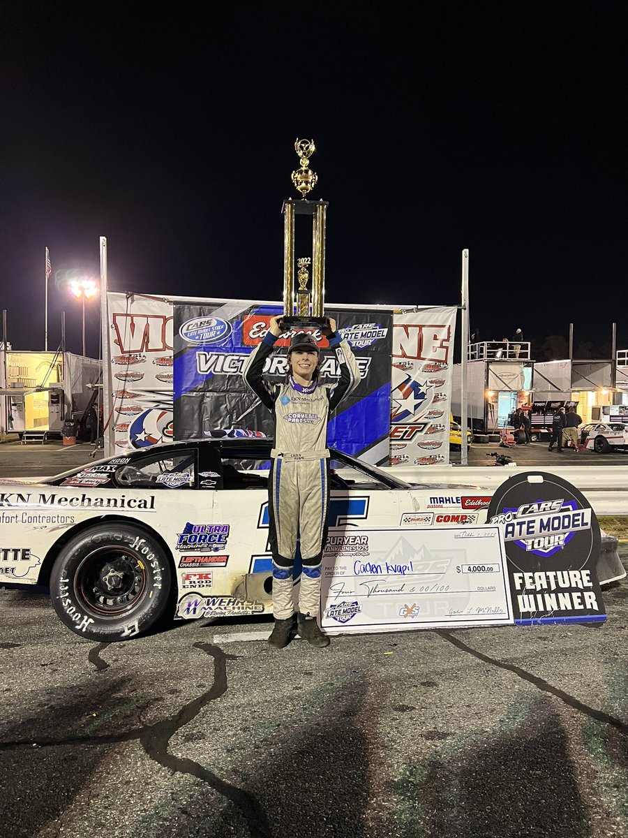 Back in Victory Lane is <a href="/CadenKvapil/">Caden Kvapil</a> for tonight’s #AltamahawStyle #Puryear225 Pro Late Model race <a href="/raceatace/">Ace Speedway</a>!