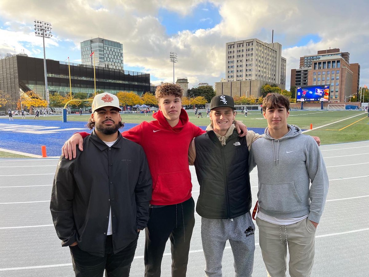 nelsonlordsftbl's tweet photo. Recruiting visit for a few Lords at @UofTBluesFB tonight 🏈 #NextLevelLords #OUA #Recruiting https://t.co/BXpiKNpcr1