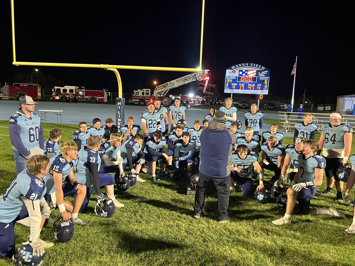 COACHSmitty53's tweet photo. For the first time since 1999 Valley City has beat Jamestown for the Iron Trophy!
Could not be more proud of the kids I get to coach. They played so well tonight!
#HiLiners #RollTrain https://t.co/Yh863eCgtM