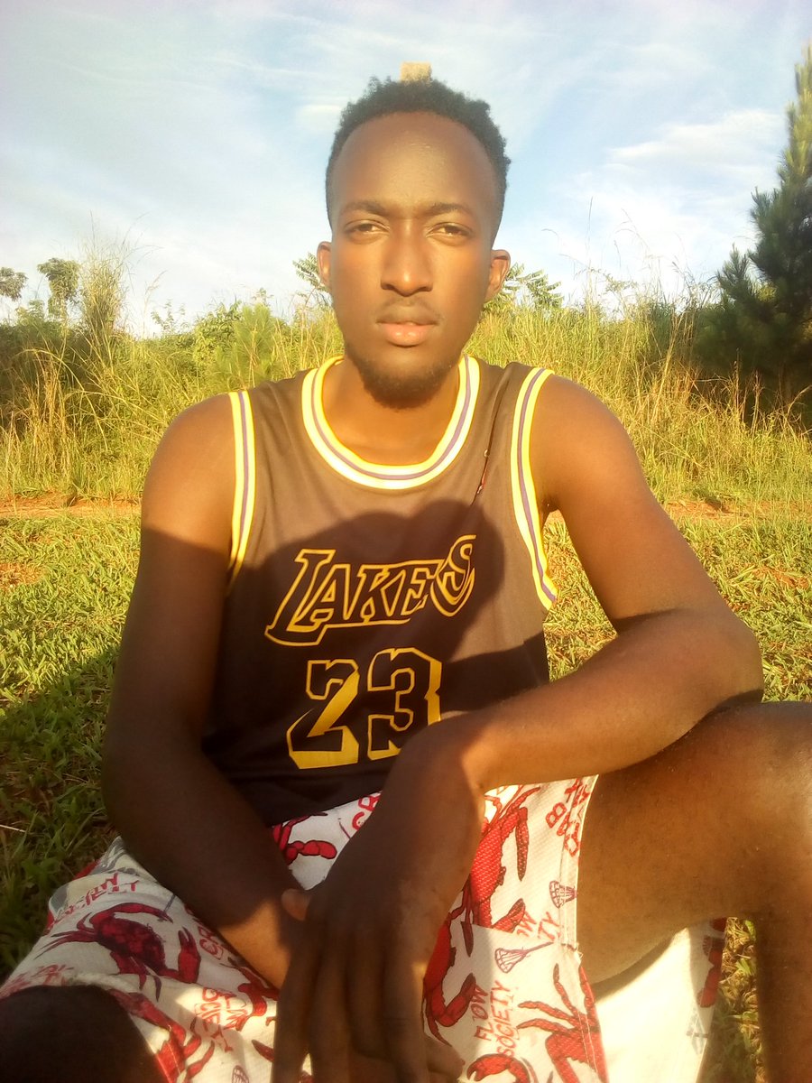 CivilGracious's tweet image. Meet Gracious first munyankole to be poor in the MK generation  #mujooga...