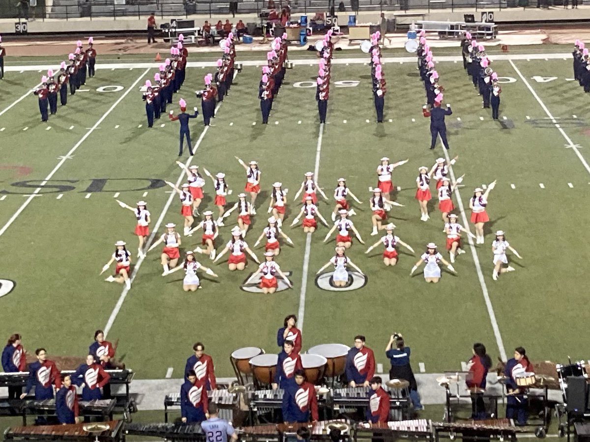 VMHSEagles's tweet photo. Great Halftime show tonight by VMHS Starline and Veterans Memorial Screaming Eagle Band! https://t.co/gT1qtGq6Gq