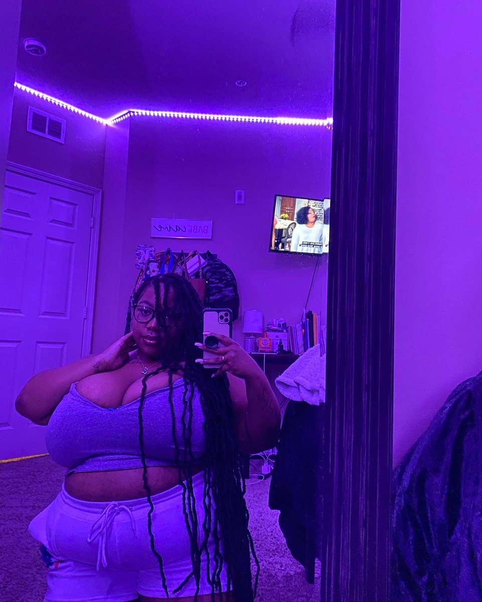 girlthatskenn's tweet image. Endless Reflections Of Her 💋
