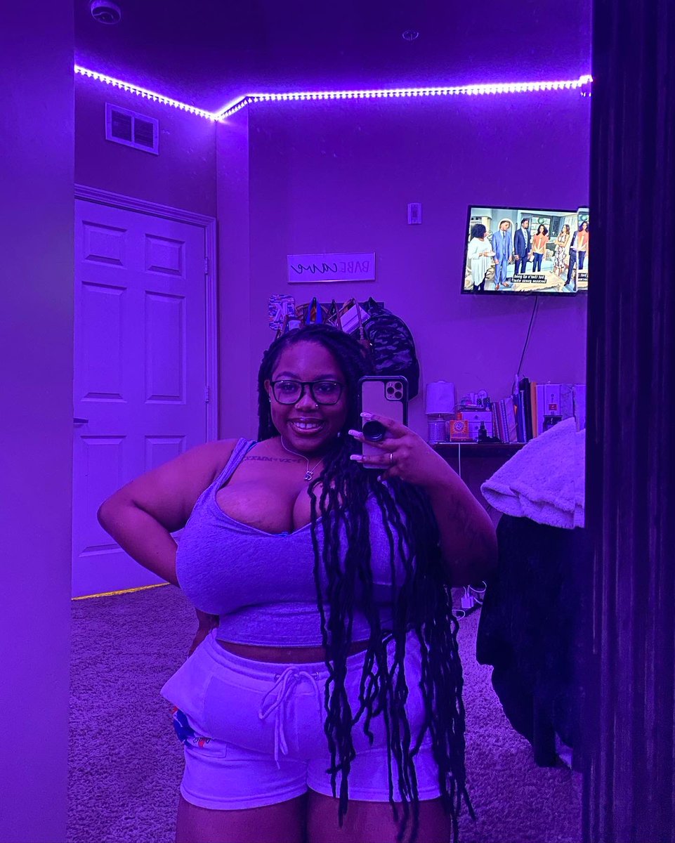 girlthatskenn's tweet image. Endless Reflections Of Her 💋