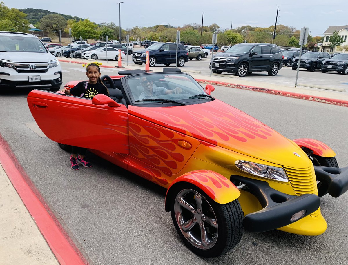 NISDEllison's tweet photo. Fridays in the hive are full of surprises! Today our cheerleaders welcomed everyone with bright smiles and cheer, our custodians were showered with ♥️ and💰and we even had one of our little bees get picked up in a roadster! #RootEdEllison #BetheLight #PuroCorazón #EllisonStrong https://t.co/AbVEIcBxBE