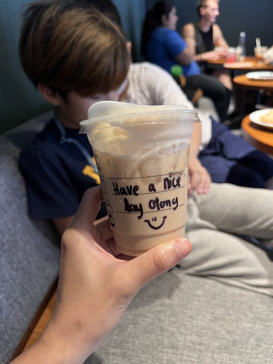 Kata Olong, makasih kakak barista <a href="/SbuxIndonesia/">Starbucks Indonesia</a>