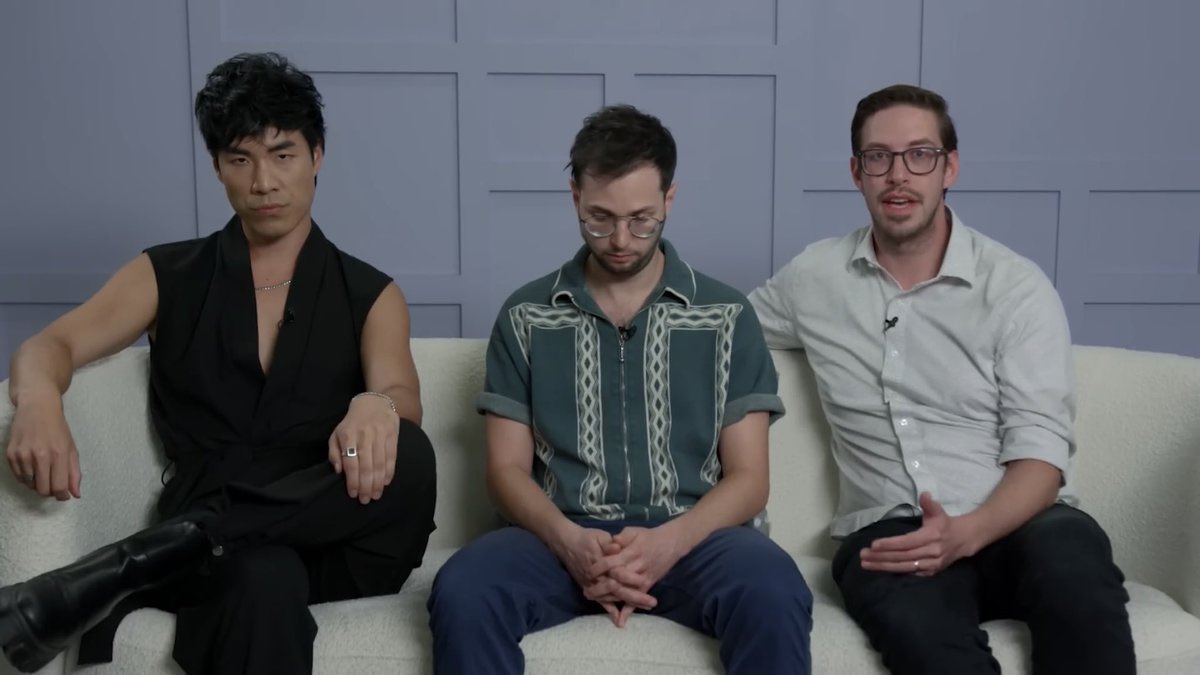 HeyitsKatieGray's tweet photo. Group Halloween costume idea https://t.co/TXR9m7sqOP