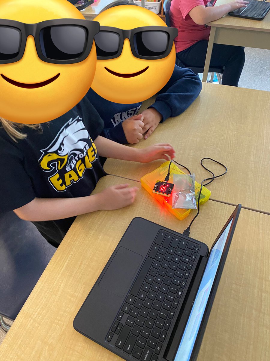 mrssirey's tweet photo. Grade 3&amp;4 students here at Eastdale had so much fun using microbits today to create code related to Light &amp; Sound. Thank you too @mrskmcleod, @MandyCleland1, @dtangred and @tvdsbmathk8 #microbits #coding https://t.co/hIooWzT96f