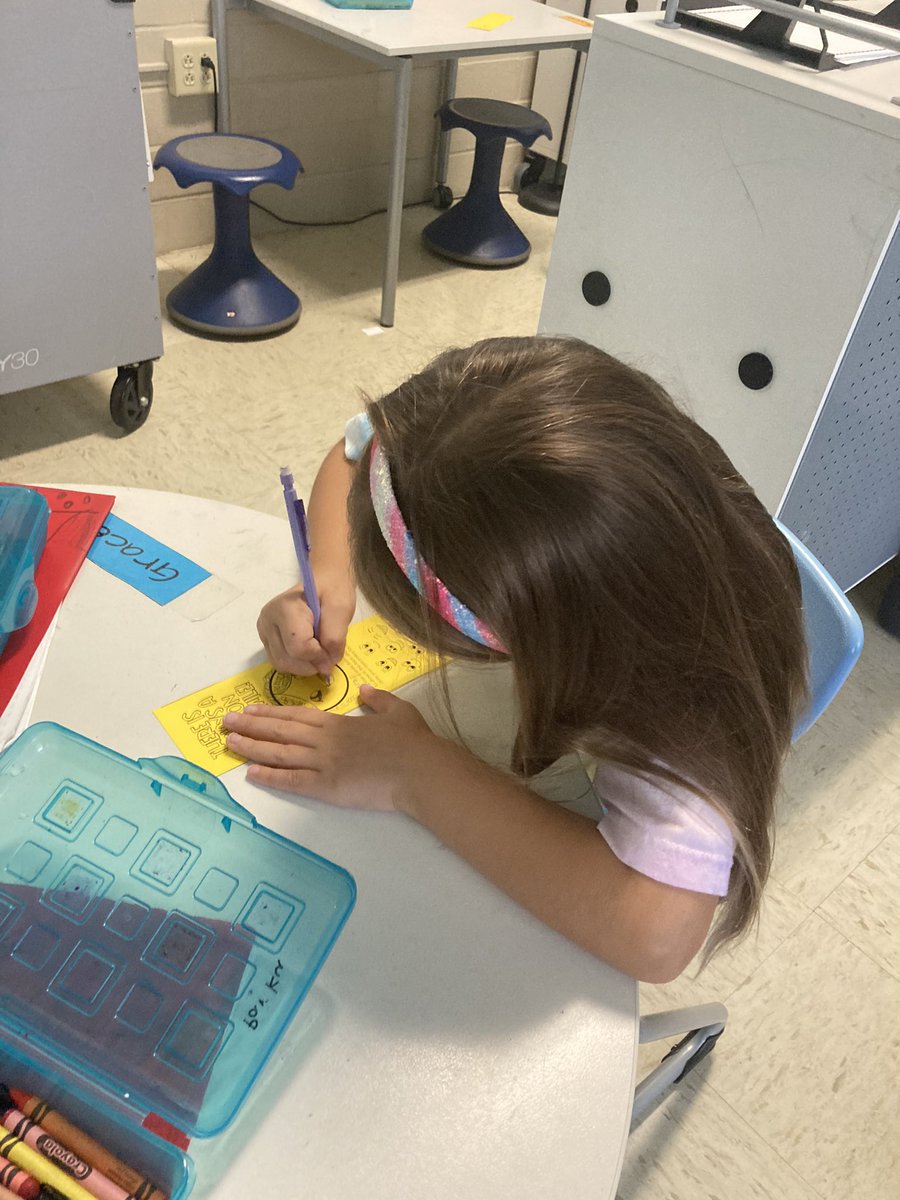 MrsAmaroWE's tweet photo. Today is World Smile Day - “Do an act of kindness- help one person smile!” We made smile bookmarks for our 5th grade buddies as our act of kindness to make them smile! @WoodridgeElem @AHISD @WeGoPublic https://t.co/w6GaOmw0gU