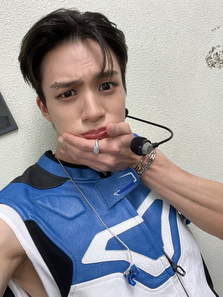 ⋆˚𝜗𝜚˚⋆ tweet media