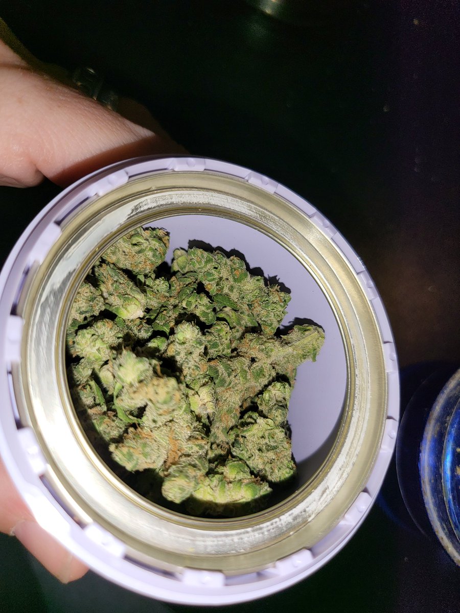 DaTxSiKxIrisHH's tweet photo. Got some Notorious...
SMOKE SOMETHING
#themonarcy
#paperplanegang
#MedicalMarijuana https://t.co/yhSszIH8Tr