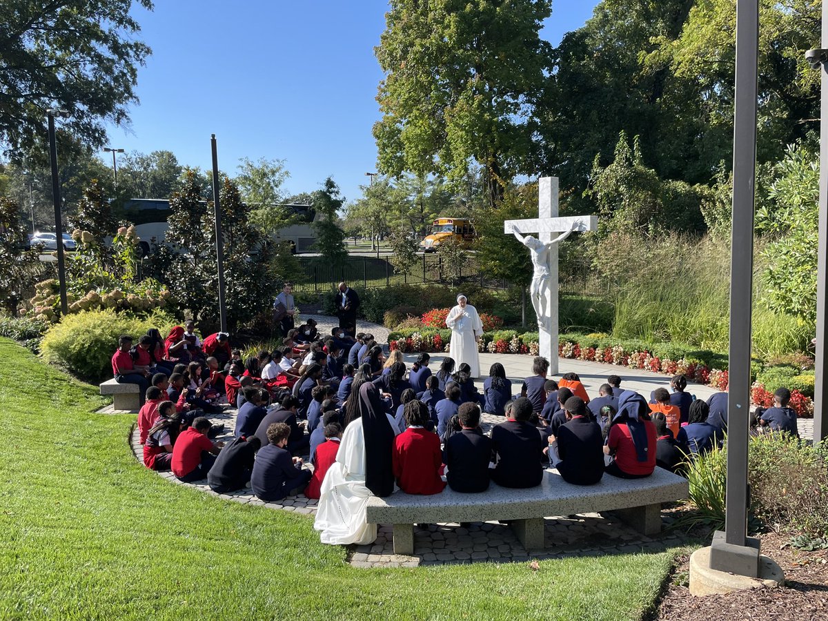 STA_Brookland's tweet photo. Today was the fist time we took nearly the whole school to the Basilica of the National Shrine of the Immaculate Conception's Rosary Garden to pray the rosary. It was an amazing way to celebrate Our Lady's #Feast Day!
#STABrookland #CCAPrays #LittleRome #ADWcommUNITY https://t.co/maqaiyKgss