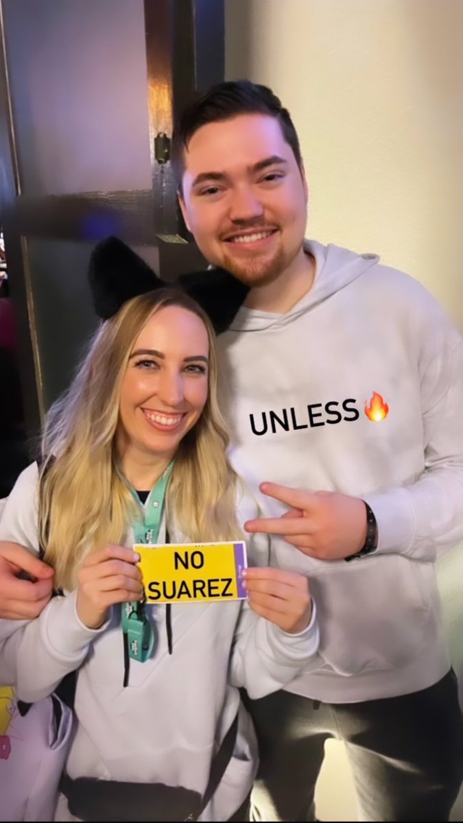 deshplease's tweet photo. So surreal to meet so many creators and RPers that inspire me in person! First TwitchCon has been amazing so far and itโs only day 2 @KnottyPlays @frynaut @deshplease @RemdogG #NoSuarez ๐ฅ #Unless https://t.co/Q9QW46P6l2