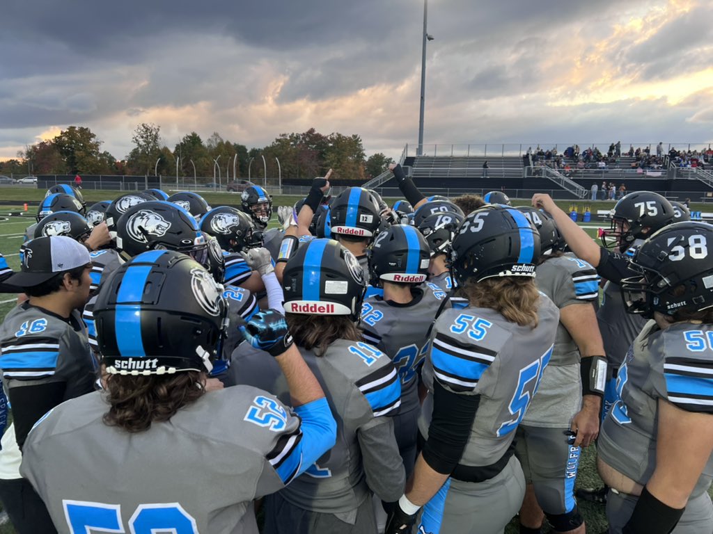 The scene is set for another great night of high school football in SWVA! <a href="/unionfootball00/">Union Bears Football</a> is on the road to face undefeated @ridgeviewlive! The Pack have not won against the Bears since 2018, will that change tonight? See the highlights at 11 on <a href="/news5wcyb/">News 5 WCYB</a>!