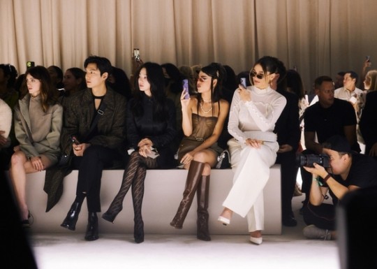 💙🌻 tweet media