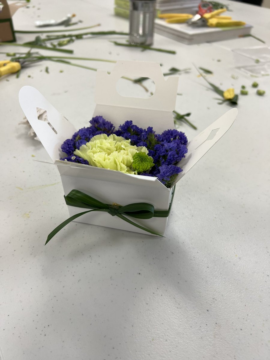 The Floral Design classes did amazing today implementing the  pavé technique in their arrangements! They did a great job focusing on balance and creating different kinds of symmetry in their arrangements!