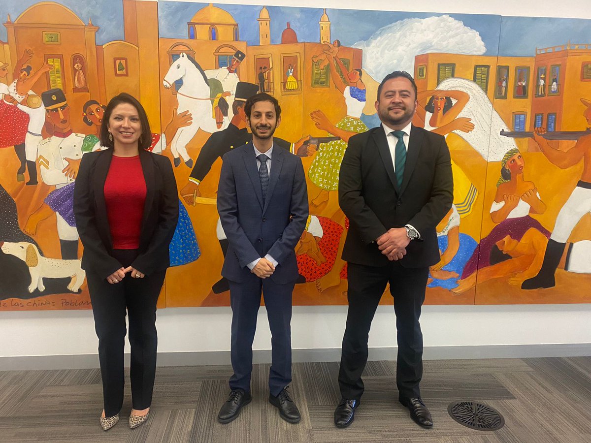 udlapJenkinsgs's tweet photo. Hoy recibimos al Sr. Sultan Altaei, Primer Secretario de la Embajada de los Emiratos Árabes Unidos en México en la #sede de la #UJGS para intercambiar puntos de vista sobre cooperación académica y cultural. 
@udlap @emiratos  #OrgulloUJGS https://t.co/DhKn2d77A4