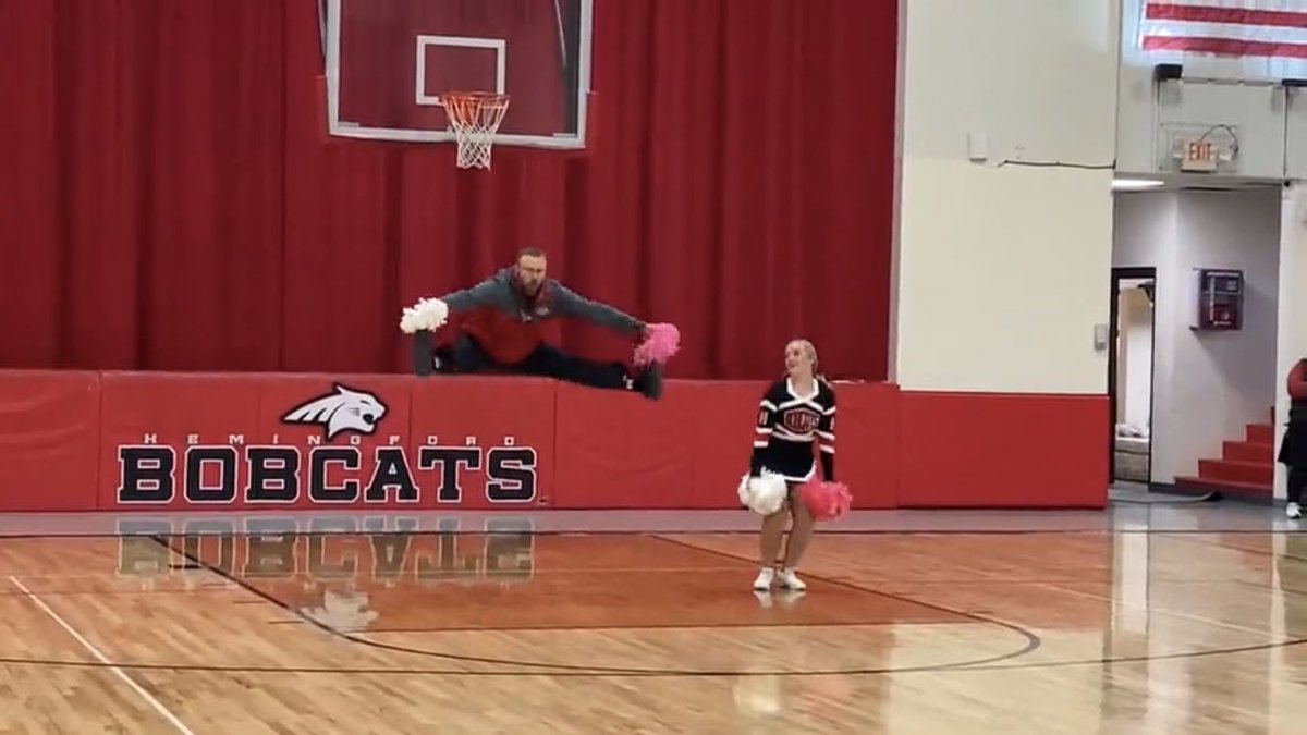 MichaelTeahon's tweet photo. It is Friday so it is people day. ⁦@Unk_EDAD⁩ adjunct faculty ⁦@TravisMiller⁩ showing off his “hops” at ⁦@HemingfordDist⁩ pep rally! ⁦#leadershipmatters https://t.co/YM7JB5w8c5