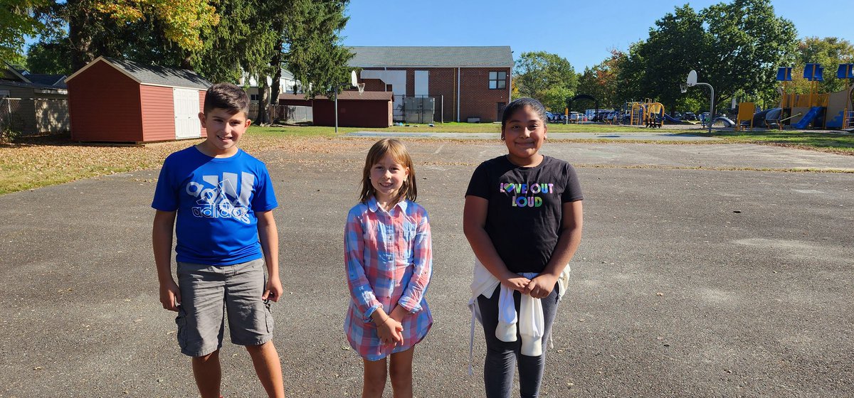 FSD_Ms_Carroll's tweet photo. 3rd, 4th, and 5th grade had a great time acknowledging our first group of MVPs this afternoon! Can't wait to see who wins next month! @FSDVikings @MissBFSD @SwamyVikings https://t.co/ycNvkEB7ms