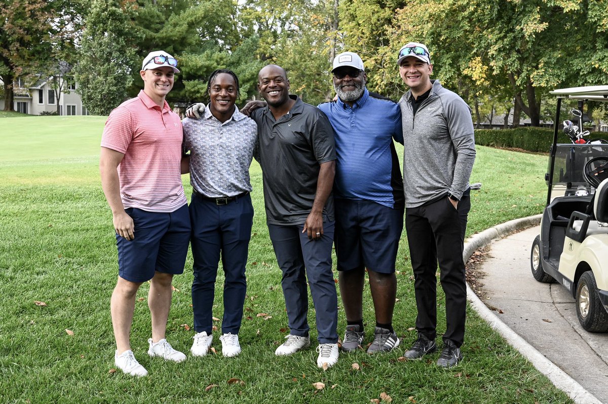 Successful morning on the links! ⛳️ Big thank you to everyone who came out to our golf tournament and helped support the program 👏