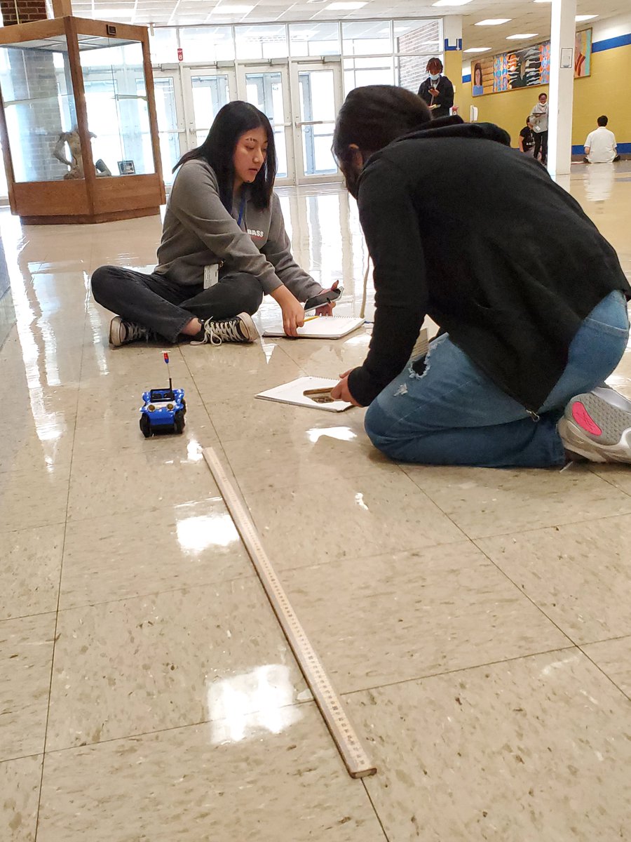 BloomTwp206's tweet photo. Mrs. Geisler's physics students had a great time collecting data and discussing the results for a velocity lab. #BTCREW #Engagement @DrNavarre @BTCounselors https://t.co/i4oe4iHOME