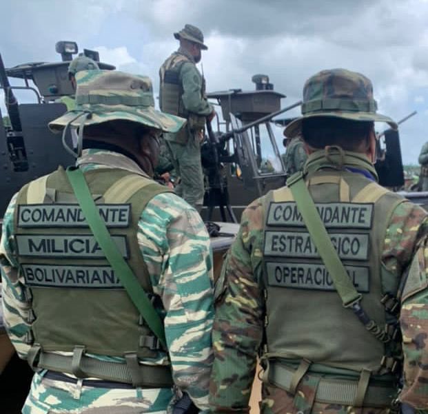 dhernandezlarez's tweet photo. CEOFANB y Milicia Bolivariana @Milicia_B1 máxima creación de nuestro Comandante Supremo Hugo Chávez, integrando, luchando y venciendo por nuestra Patria Venezuela ! https://t.co/wnzrY6zA59