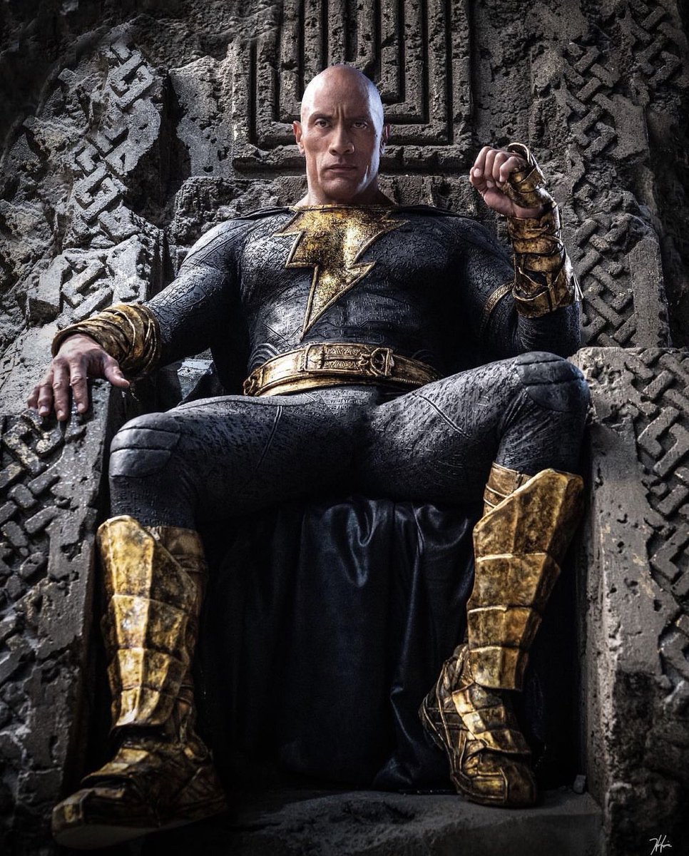 Novo visual de #BlackAdam com Dwayne super poderoso