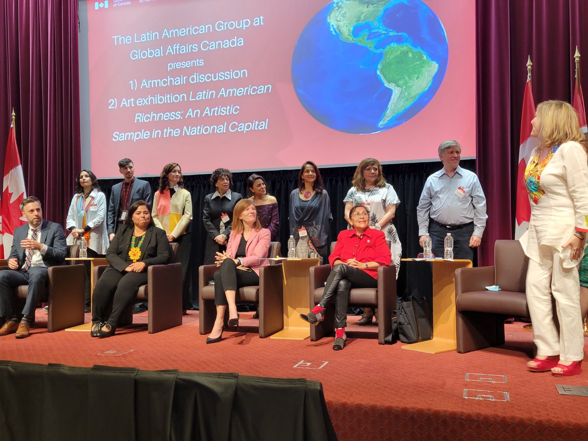 cjtermorshuizen's tweet photo. Je suis ravie d’avoir participé à l'événement de lancement du Mois du patrimoine latino-américain. Merci au groupe latino-américain d'AMC et @SenRosaGalvez ainsi qu’aux talentueux artistes. J'ai été très touchée par les magnifiques œuvres d'art ! https://t.co/NctC5JLDIW