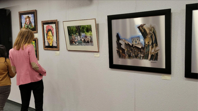 cjtermorshuizen's tweet photo. Je suis ravie d’avoir participé à l'événement de lancement du Mois du patrimoine latino-américain. Merci au groupe latino-américain d'AMC et @SenRosaGalvez ainsi qu’aux talentueux artistes. J'ai été très touchée par les magnifiques œuvres d'art ! https://t.co/NctC5JLDIW