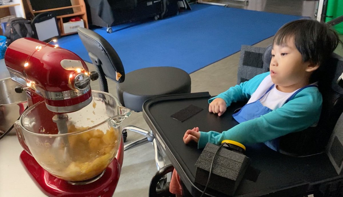 The preschoolers had a blast making applesauce today! After pouring in the ingredients and boiling the apples, both students used a hand switch to control the stand-up mixer. Who’s hungry? #aacawarenessmonth #aacaware22