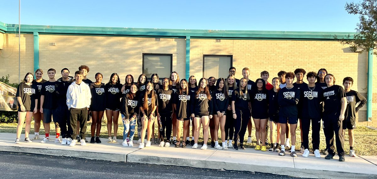 Seguin_XC's tweet photo. Rise &amp; Shine Vogel Elementary from Seguin XC! Seguin XC had the opportunity to spend their early morning Opening Doors &amp; Greeting their younger fellow @SeguinISD Thank you Vogel Elementary &amp; Principal Rhonda Jubela for having us. #oneheartoneseguin #ItsAGreatDayToBeAMatador https://t.co/cthU3Cuf1D