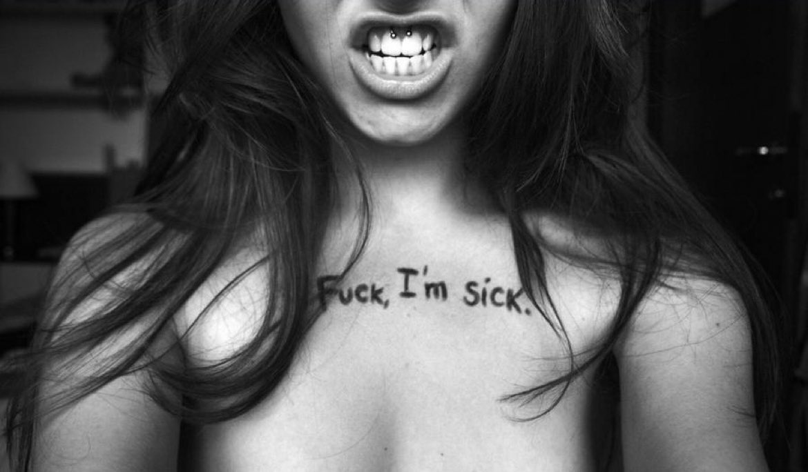 wendeeluvz's tweet image. 🤧 #HateThis but I’m still Rock’n 💯