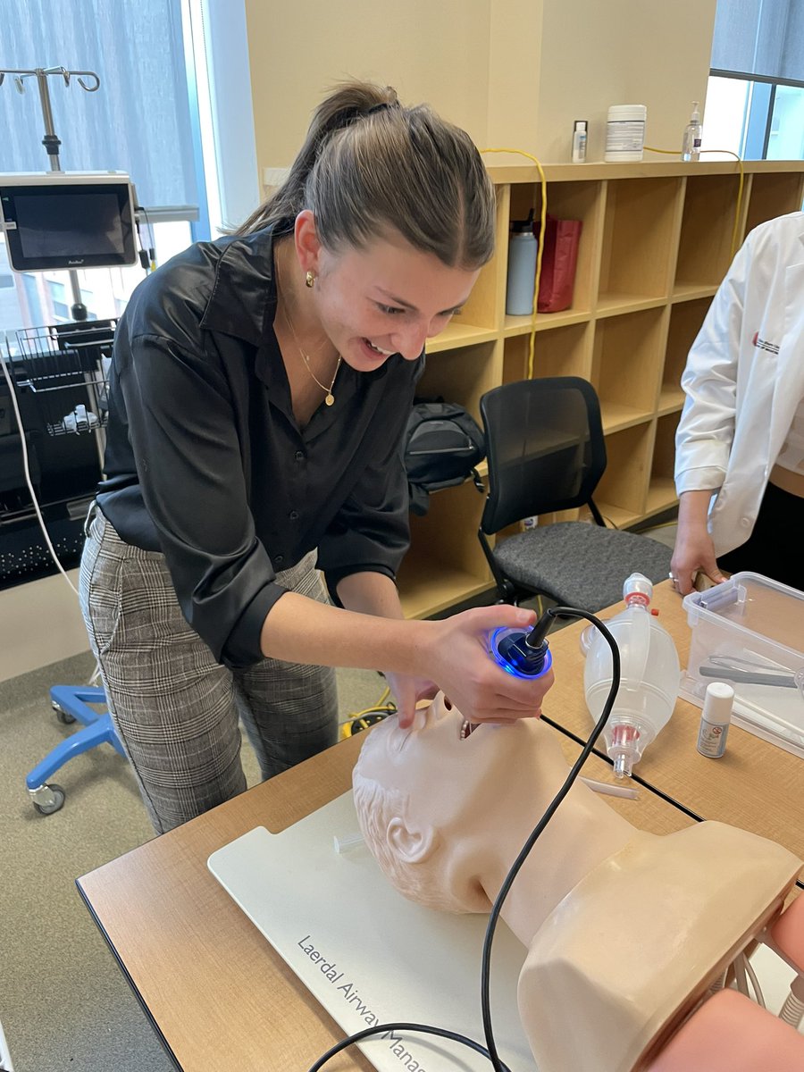 MadisonHartMed's tweet photo. Another great selective week session with the residents and faculty of #OSUAnesthesiology! Spent the morning learning to intubate and place central lines with some of my favorite people! #medtwitterselective https://t.co/l5KT5ORGoF