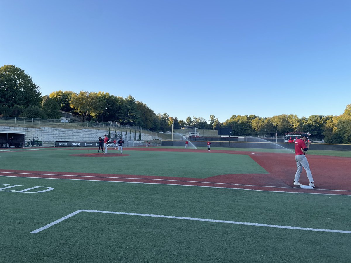 <a href="/NAIABaseballPro/">OldHeadTailgate</a> sprinklers go on mid scrimmage #noproblem #wegrinding <a href="/RavenBaseball/">Benedictine Baseball</a>