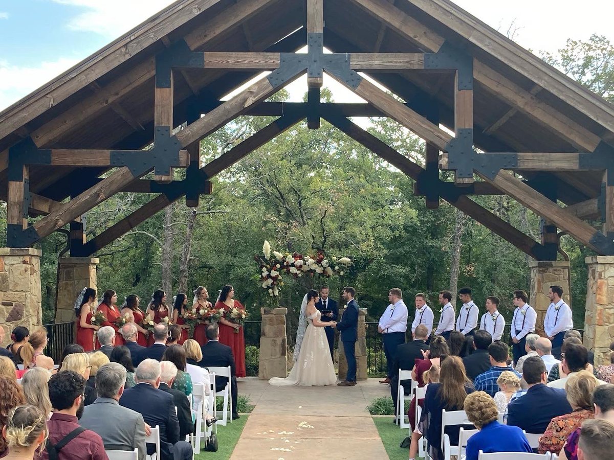 DJBillCody's tweet photo. It’s TX-OU Weekend a multiple Wedding Weekend too! We are all over DFW helping make celebrations amazing @partytimetexas @DJBillCody #weddingdj #TXOU #djbillcody #texaswedding https://t.co/lo3kmpYaId