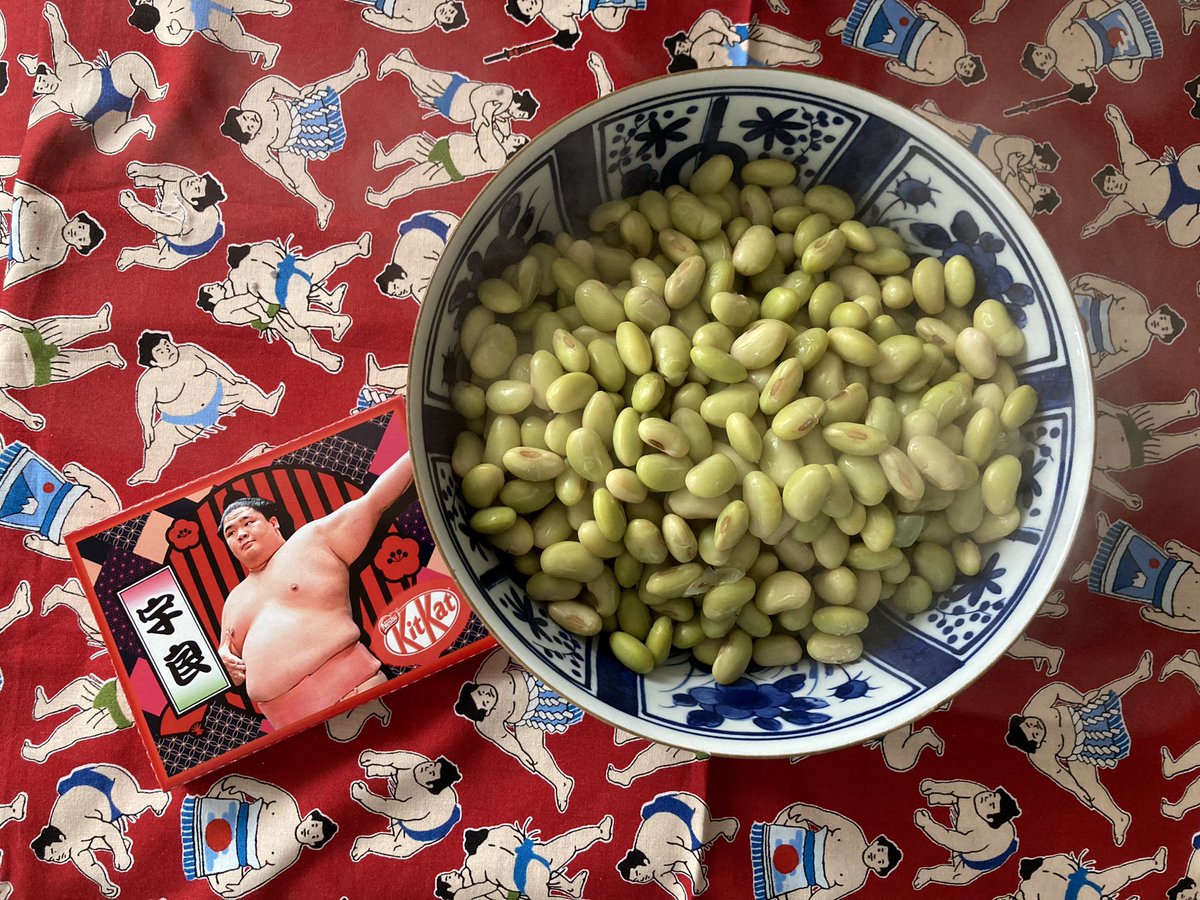 AmosHandmade's tweet photo. 朝から秘伝豆茹でました！
熱々！

一山本関に教えたい！
山形県産　秘伝豆　ハッピー
枝豆だよ

むかずに簡単に一気に数粒食べられる

#大相撲ファン感謝祭2022 
#一番楽しんでいた一山本関
#足立区
#放駒部屋
#巡業頑張って👊
#比較対象を変えてパチリ
#ばえ〜
#相撲
#sumo
#beens https://t.co/VPLuh2Dl5F