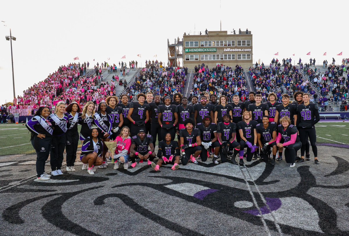 bhsdogs's tweet photo. Your BHS Seniors 👏👏

@BHSdogsfootball @bhsdogscheer 

#BulldogTough https://t.co/vQkQDG8gw0