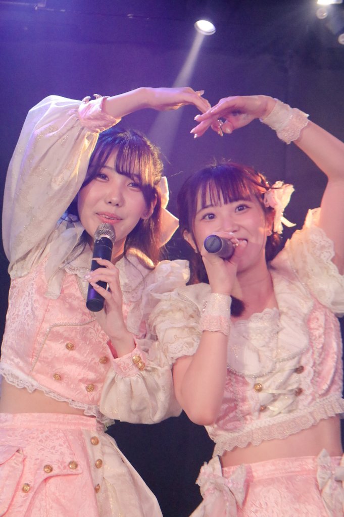 TRKY6318's tweet photo. 月宙りん/ Liin 卒業 LIVE
@ Buddy up
We are 1UP
LOVE MUSIC FOR LIEE りんちゃん笑顔のラストハートは泣😢😢
#1UP
#Liin
#aLiCe
#YUKA
#NaNoHa
#KiSARA https://t.co/VatzuJmeQG