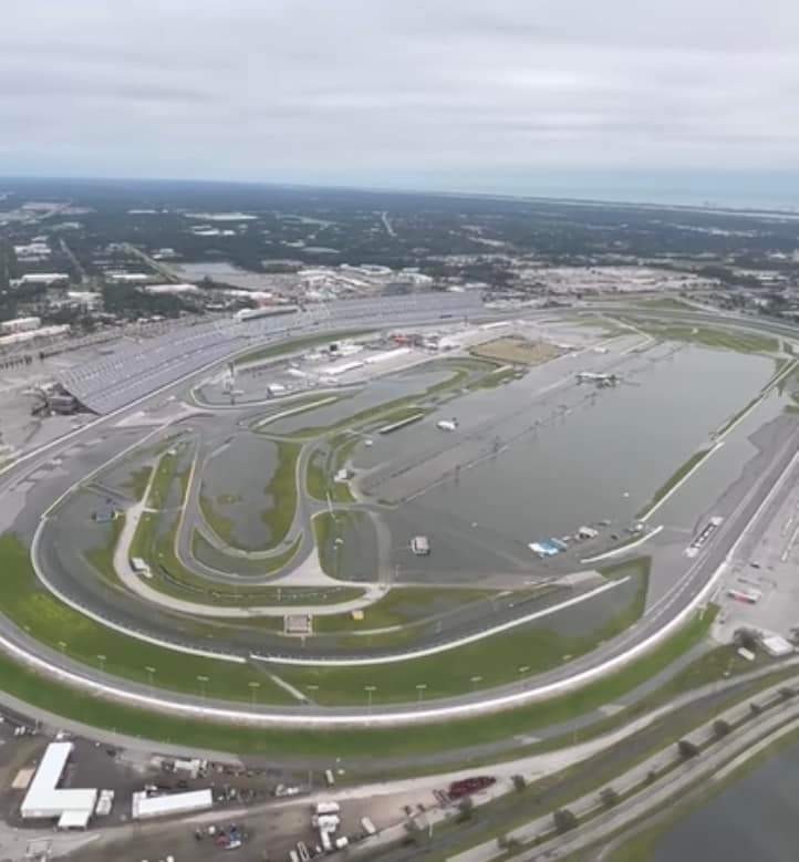 SSHADOWW1's tweet photo. @rmlimodriver69 Don't think the track here in Daytona is going to be dry anytime soon https://t.co/UCQrB2gV6j