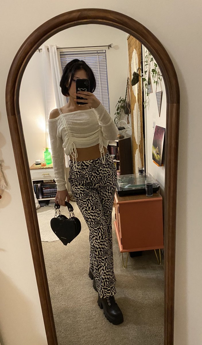 ? 𖦹𝔩𝔦𝔱𝔱𝔩𝔢 ⚄ 𝔩𝔦𝔟𝔯𝔞⓼ ✮ tweet media