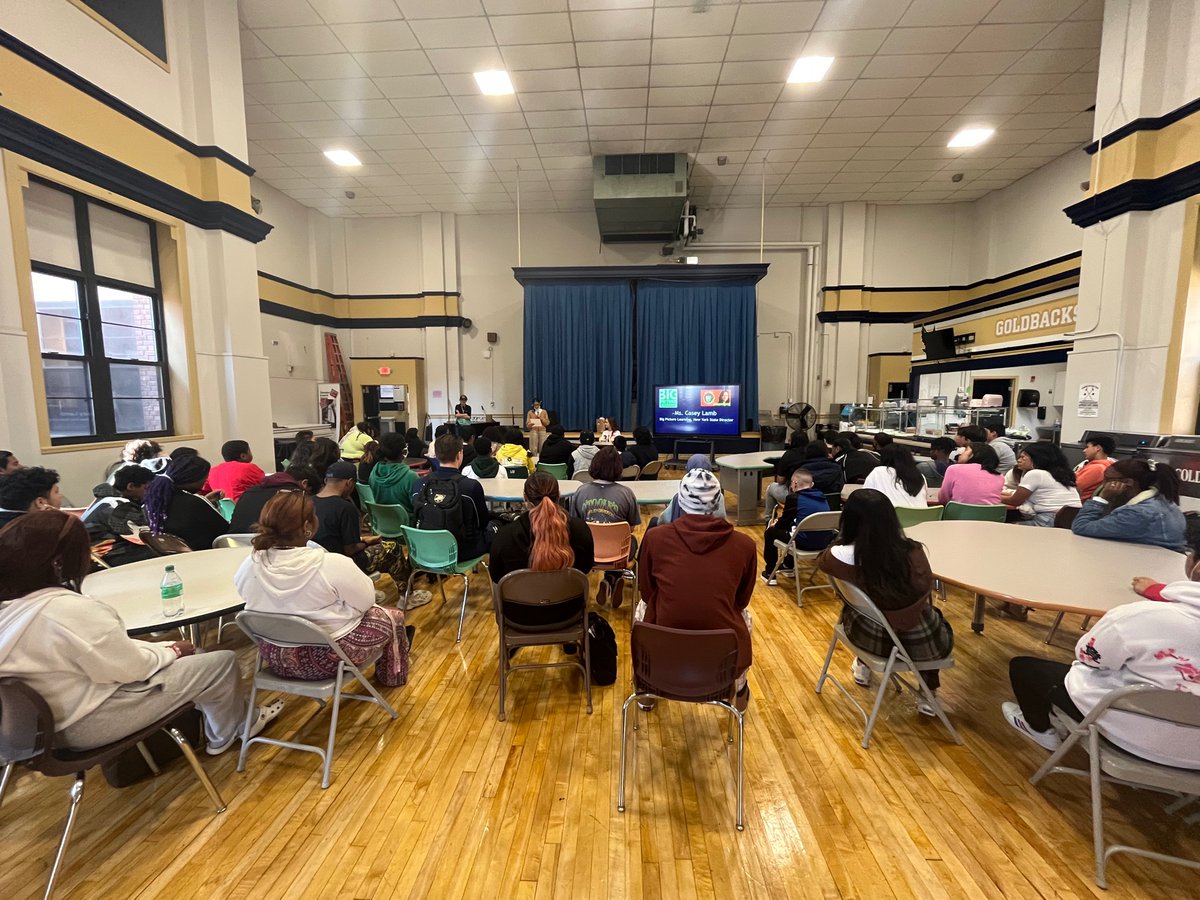 NFAWest's tweet photo. Guest Speaker Series Highlight! Thanks to @CaseyLamb07, New York Director for @bigpiclearning  for talking with our students about her personal and professional journey! She also shared the importance of being a BPL student in @newburghschools and the BPL Network! @bp_living https://t.co/rjbpb9gHnd
