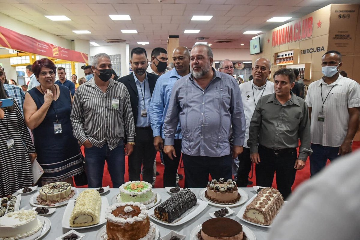 Yordis1's tweet photo. @AlejandroGilF @MEP_CUBA @Granma_Digital Los Cubanos muriendo de Hambre y ustedes de Recholata en Recholata…… https://t.co/7jvgfVxto8