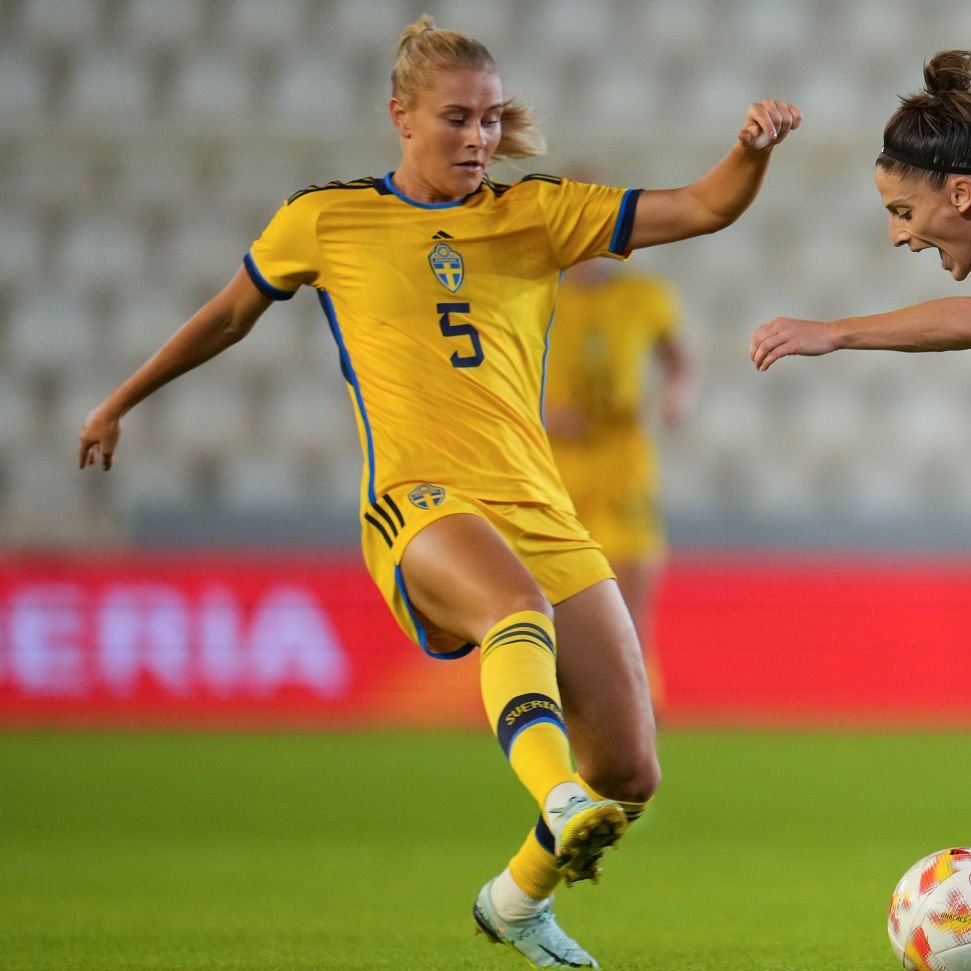 frances14372469's tweet photo. A m a n d a N i l d e n 💛💙 🇸🇪
#Nilden #Sweden #JuventusWomen 🤍🖤#AN5 https://t.co/EQLB6FkcPQ