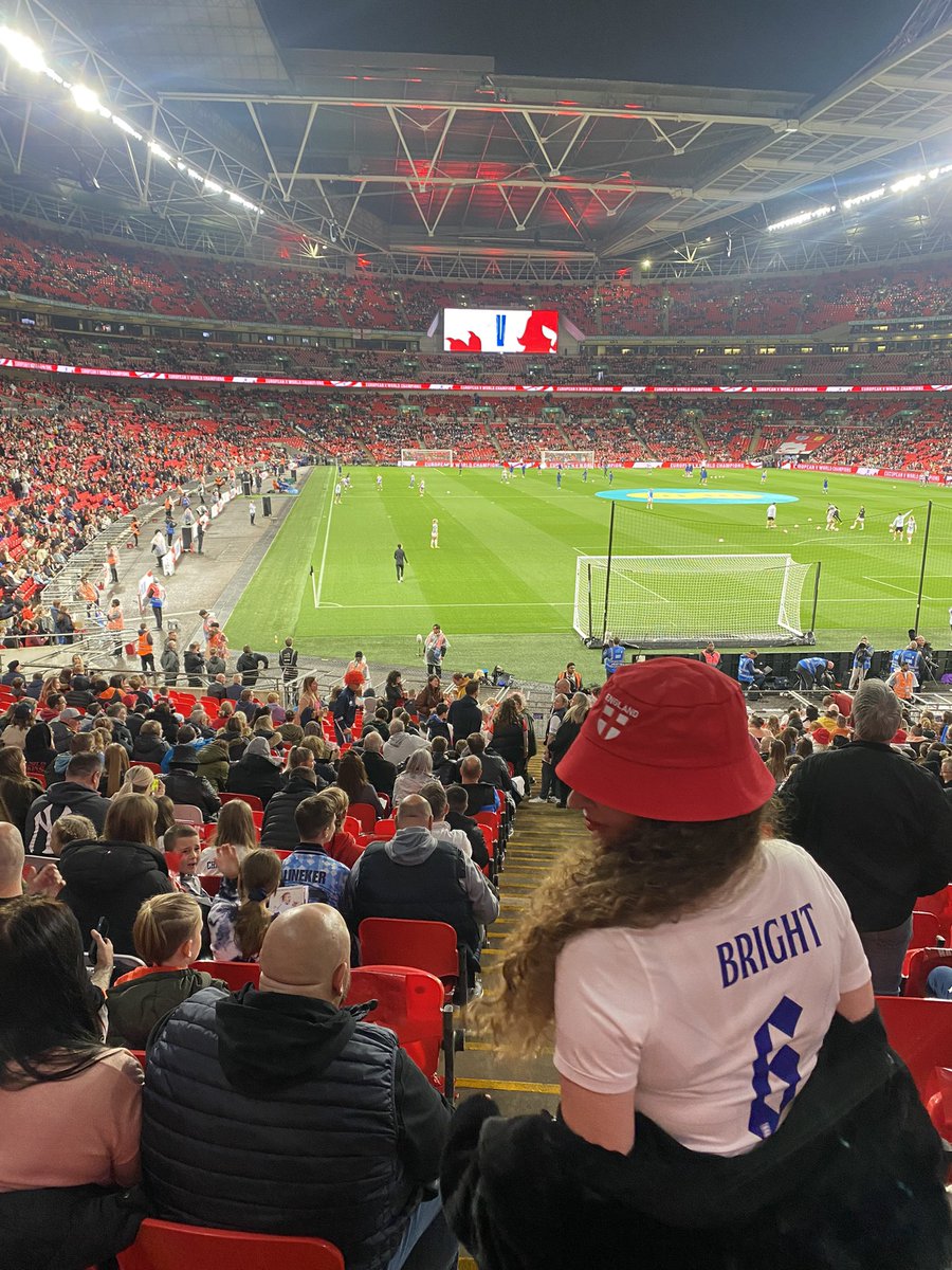Excellent game <a href="/Mdawg1bright/">Millie Bright</a> and <a href="/Lionesses/">Lionesses</a> 🎉🎉and the best atmosphere- thanks <a href="/wembleystadium/">Wembley Stadium</a> to all your staff ❤️❤️