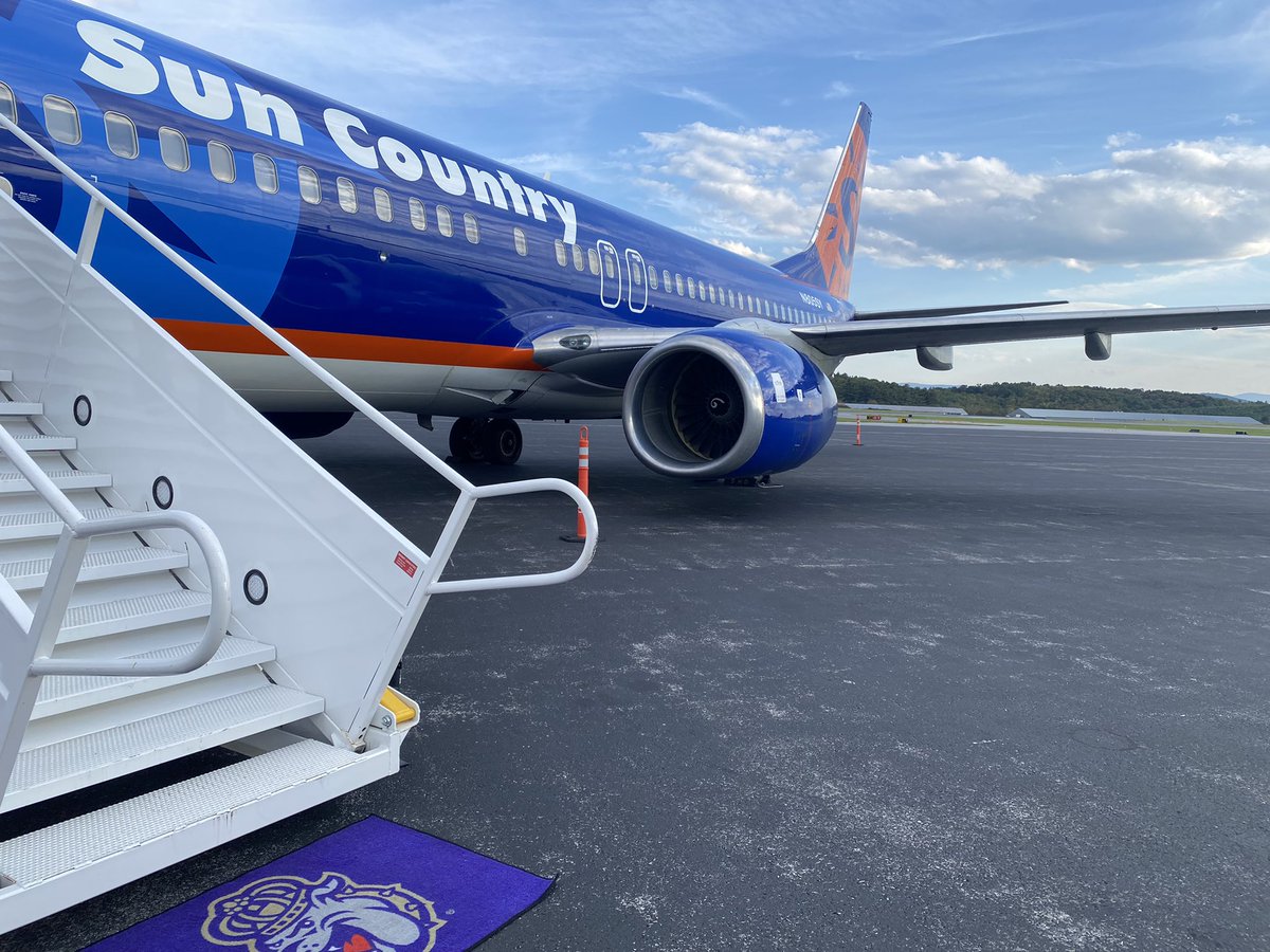 The JMU Dukes are wheels up! 

Huge thank you to <a href="/SunCountryAir/">Sun Country Airlines</a> and <a href="/SHDairport/">Shenandoah Valley Airport</a> !! Next stop.. Memphis, TN!! #GoDukes 👑