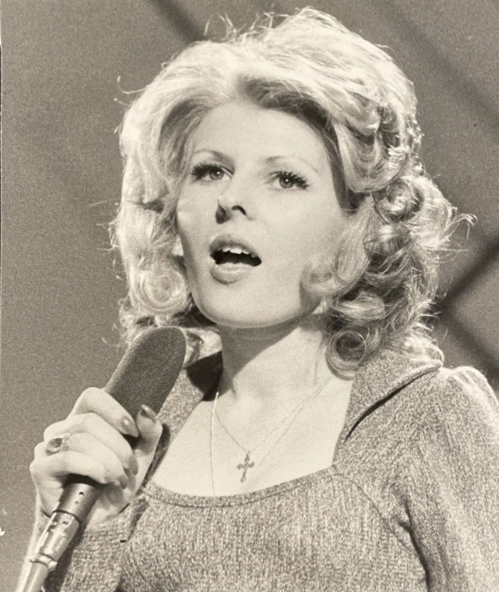 Rehearsal for “Lift Off with Ayshea” Granada Stidios 6th August 1974.