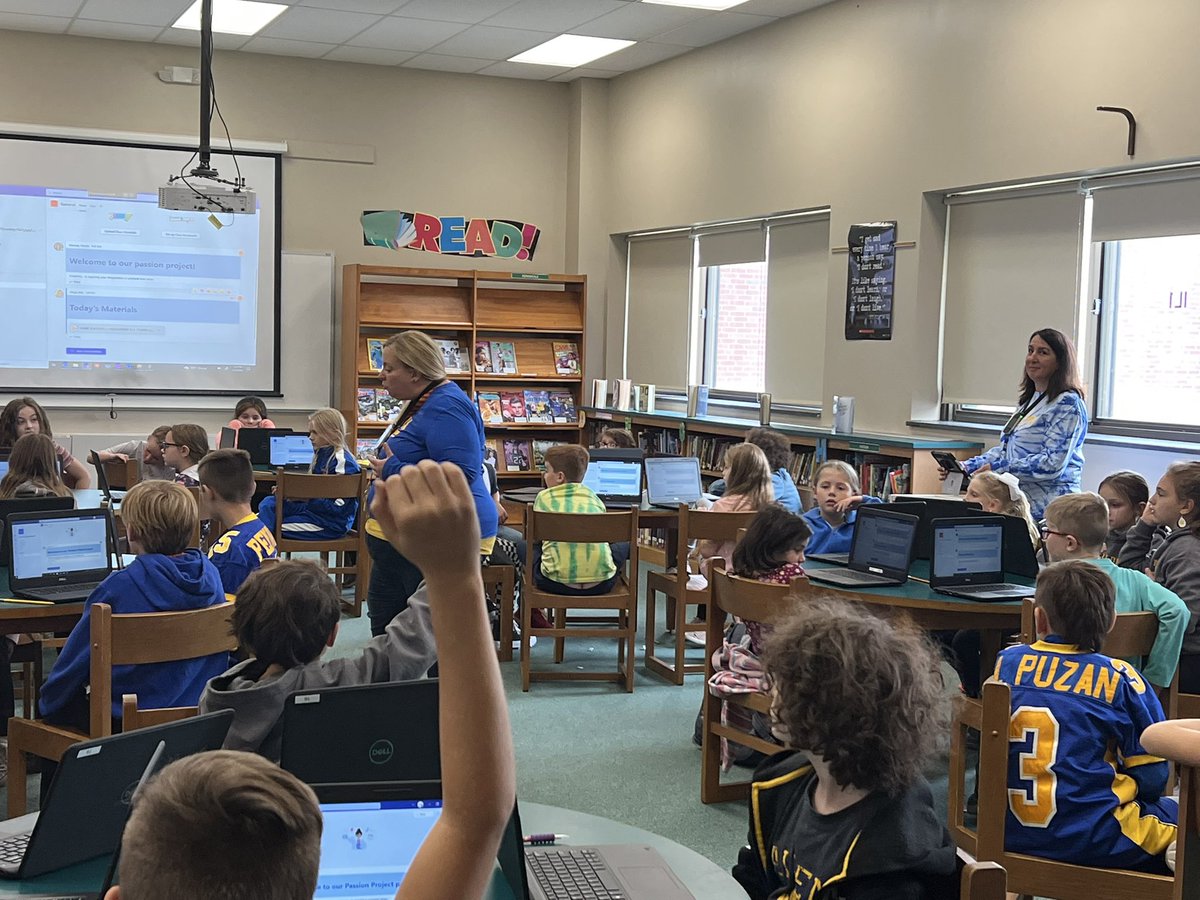 mrwodarczak's tweet photo. We ended the day @AldenIntSchool working with @MrsMooney4th, Miss Hebert, and Mrs. Weaver. They are beginning @geniushour working on passion projects. They’re utilizing @MicrosoftTeams for communication &amp; @OneNoteEDU for planning. @AldenCSD @MelKitchenEDU @MicrosoftEDU https://t.co/95tWC6hya5