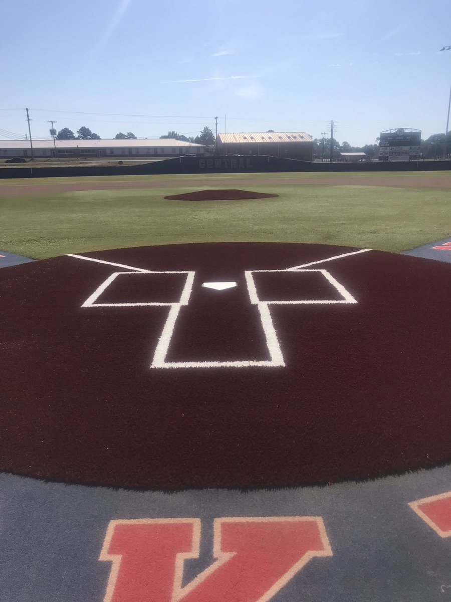 Neshobaboys's tweet photo. New turf mound and plate fully finished! Thank you to Wright Griffis and our awesome parents and booster club! Also go see Josh Martin and AES for all your field needs. Guys do a great job with fields and also turf. https://t.co/FIDnsqeZGz